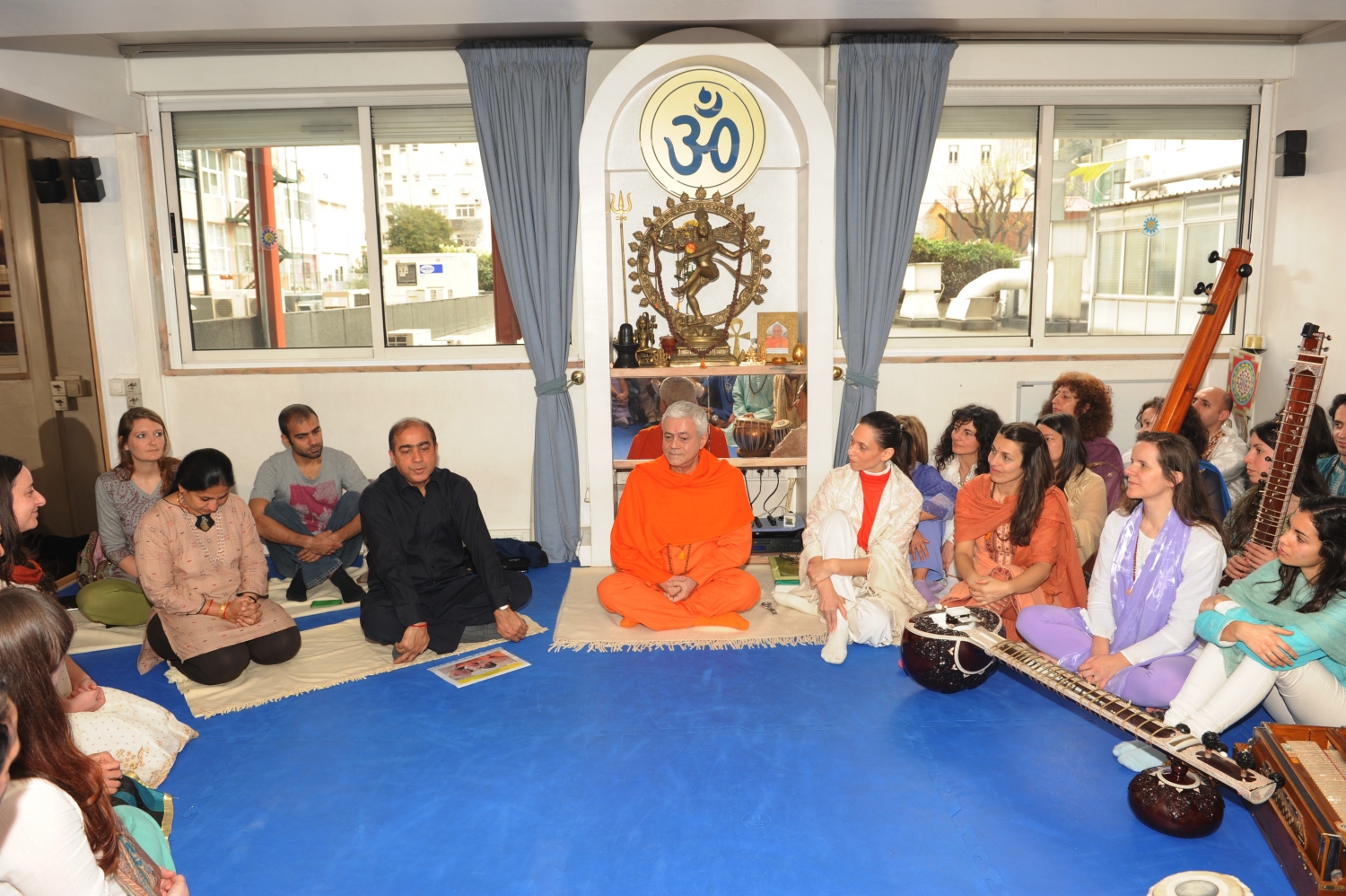 Visite de Son Excellence Jitendra Natrh Misra - Ambassadeur de l'Inde au Portugal - au Siège de la Confédération Portugaise du Yoga, Lisboa - 2015