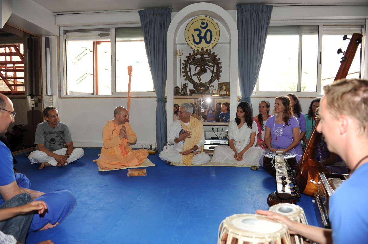 Visit of Svámin Yadunandana  - ISKCON Hare Krshna -  at the Headquarters of the Portuguese Yoga Confederation – 2010