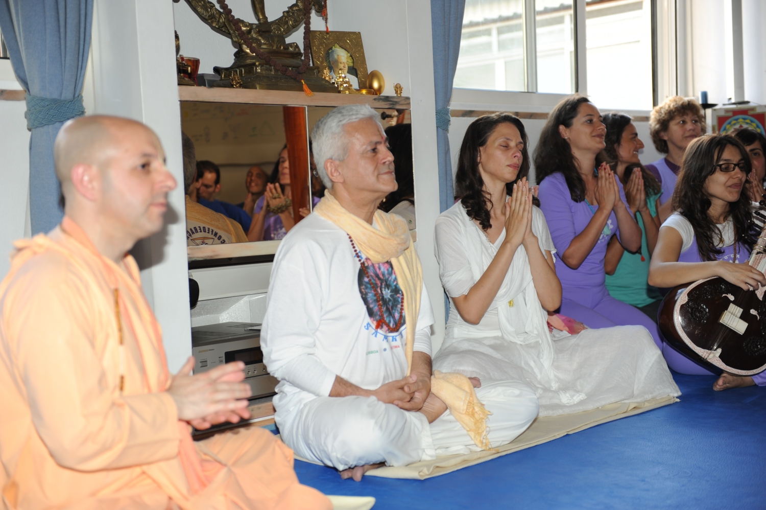Visit of Svámin Yadunandana  - ISKCON Hare Krshna -  at the Headquarters of the Portuguese Yoga Confederation – 2010