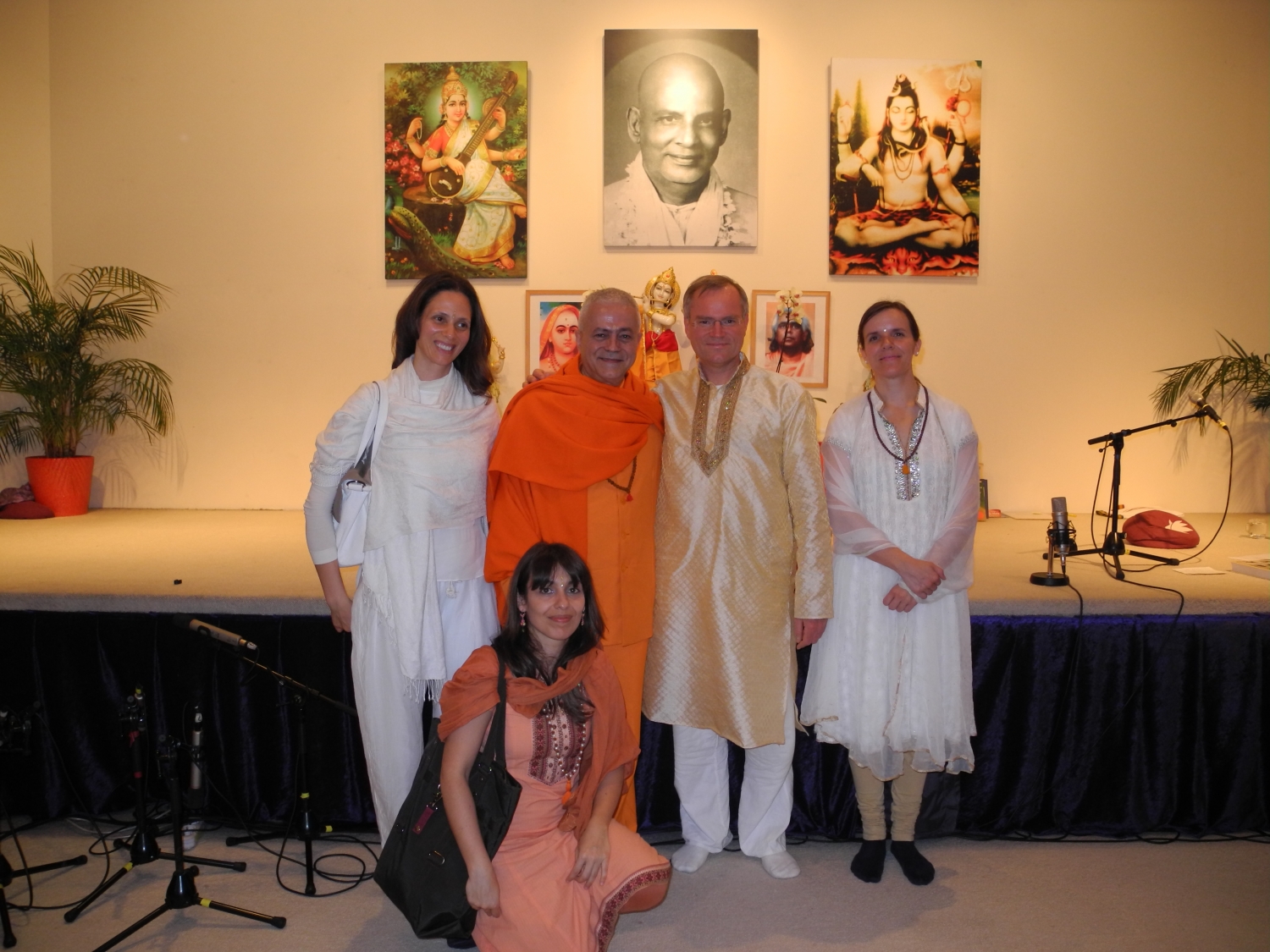 Meeting of H.H. Jagat Guru Amrta Sūryānanda Mahā Rāja with Master Sukadev Bretz - Yoga Vidya, Bad Meinberg, Germany - 2012, March
