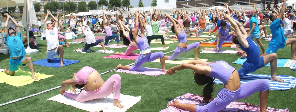 3. Día Internacional del Yoga - 2010 - Almada - Mega Clase del Yoga